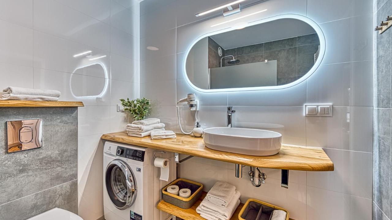 Apartament A2 Domitu Z Basenem, Sauna, Jacuzzi - 5D Apartments シクラルスカ・ポレンバ エクステリア 写真