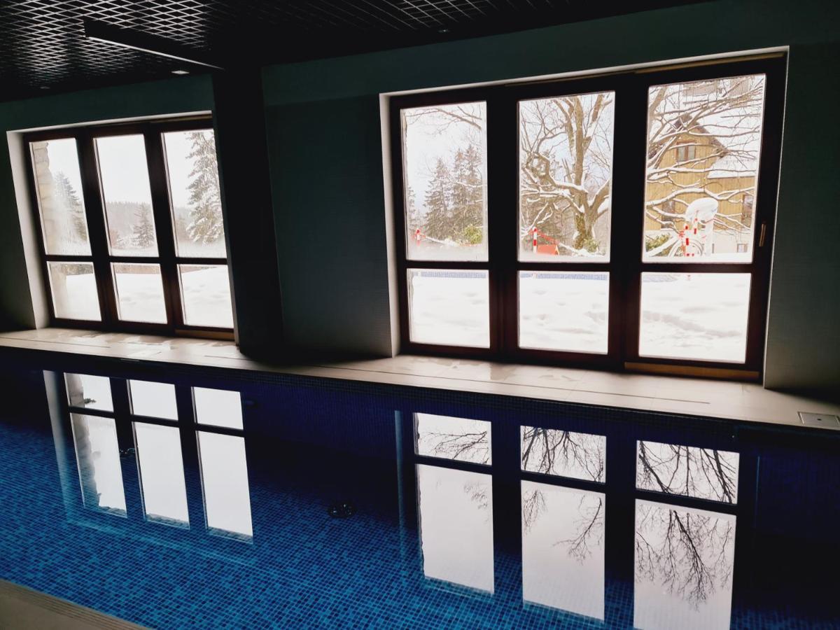 Apartament A2 Domitu Z Basenem, Sauna, Jacuzzi - 5D Apartments シクラルスカ・ポレンバ エクステリア 写真